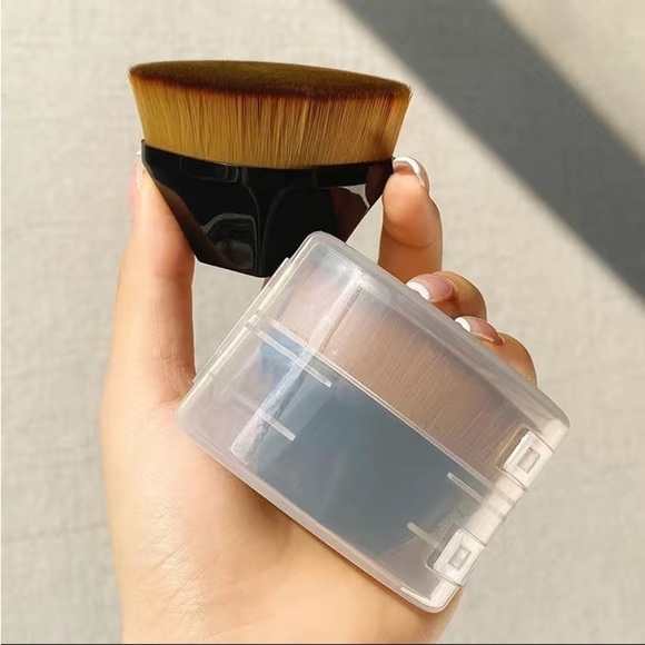 Foundation make up kabuki brush - new in package - Picture 8 of 9